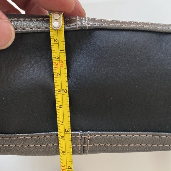 NWT Tignanello Leather Crossbody Pewter Shoulder Bag - Picture 16 of 16